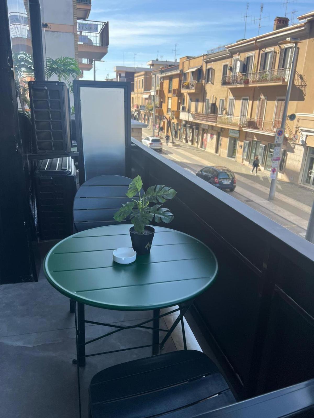 B&B Caffe Retro' Cisterna di Latina Exterior foto
